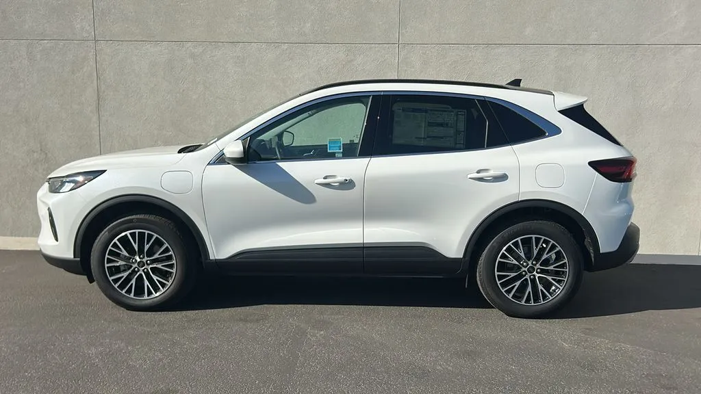 Ford Escape photo 3