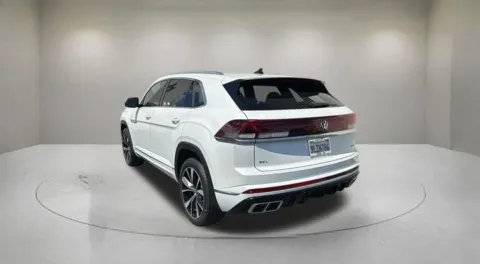 More photos of 2024 Volkswagen Atlas Cross Sport 2.0T SEL Premium R-Line at Fiesta Ford, Inc., CA