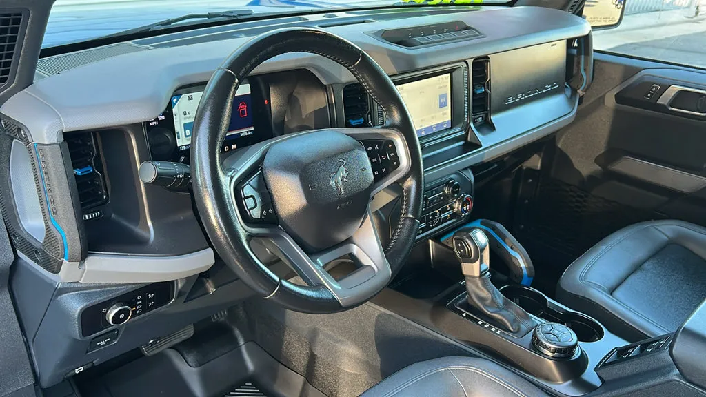 Ford Bronco photo 13