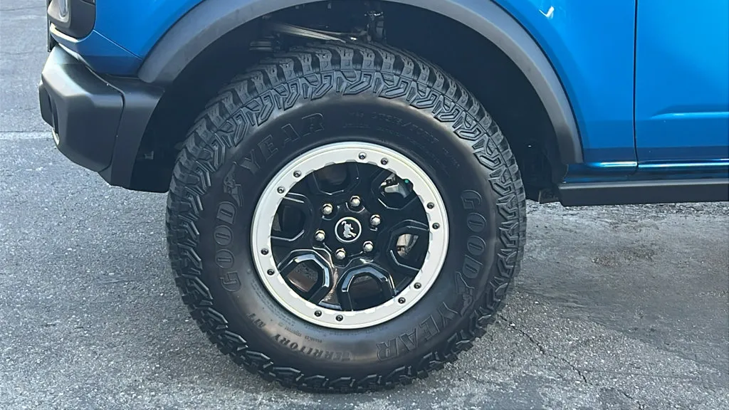 Ford Bronco photo 8