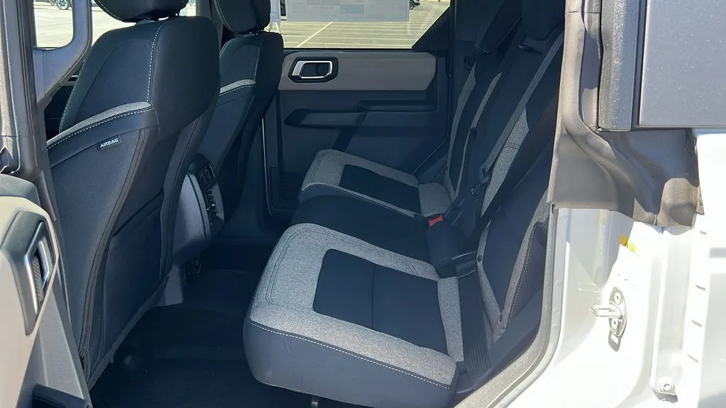 Ford Bronco photo 12