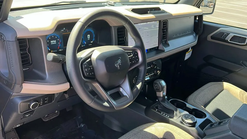 Ford Bronco photo 13