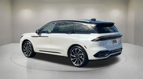 More photos of 2026 Lincoln Nautilus Black Label at Fiesta Ford, Inc., CA