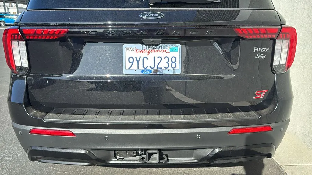 Ford Explorer photo 7
