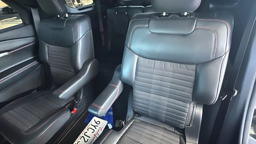 Ford Explorer photo 23