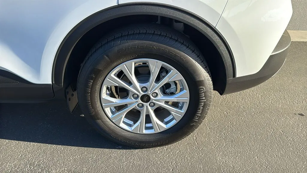 Ford Escape photo 8