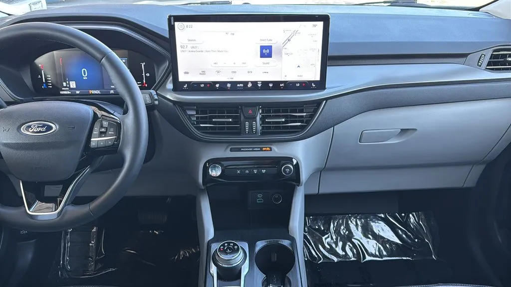 Ford Escape photo 9