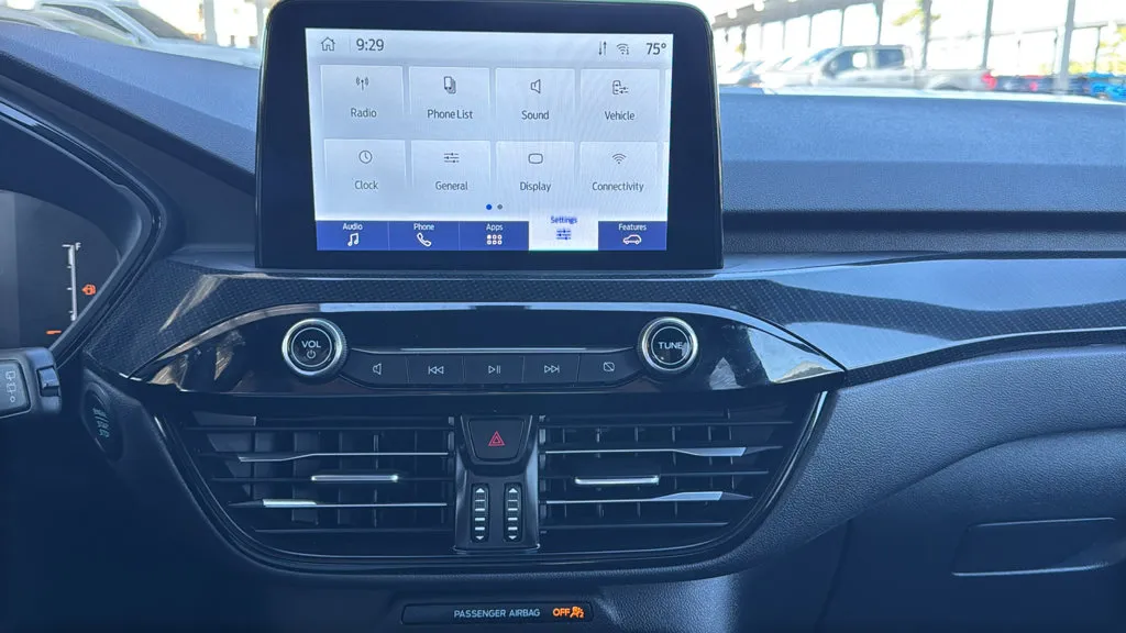 Ford Escape photo 12