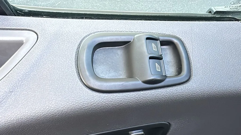 Ford Transit-250 photo 18
