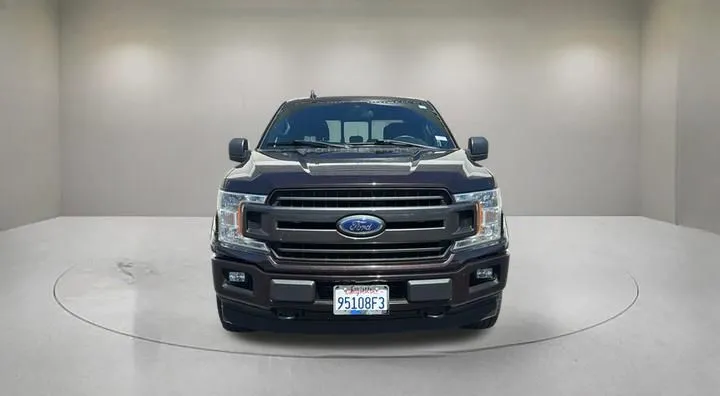Ford F-150 photo 2