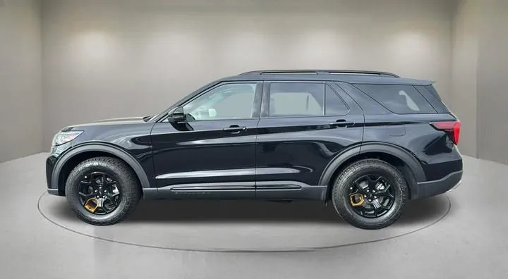 Ford Explorer photo 3