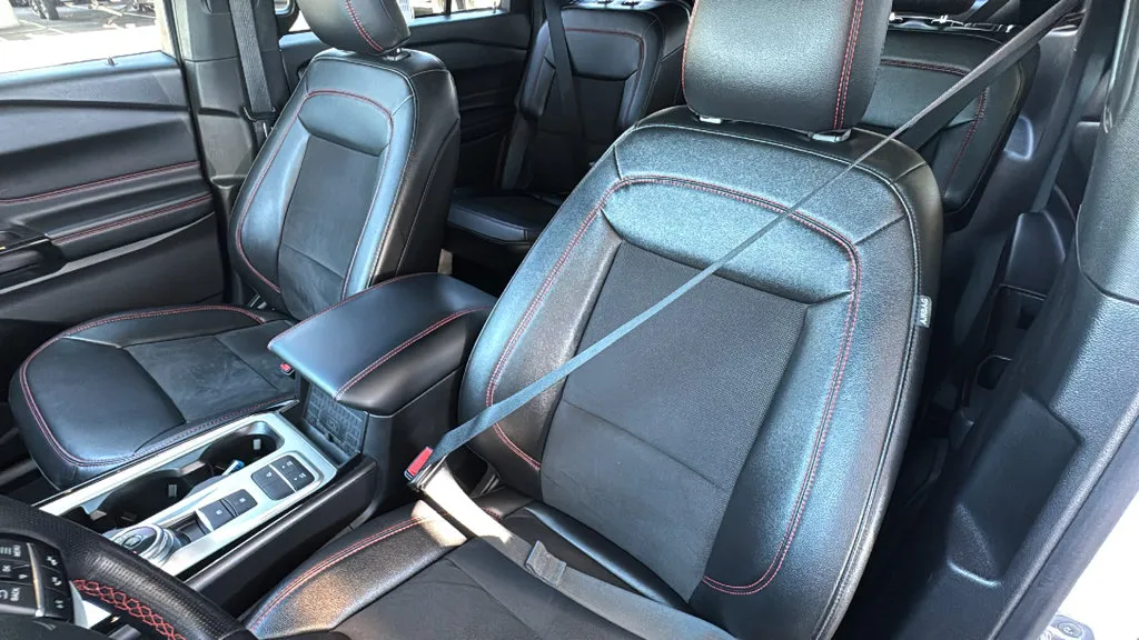 Ford Explorer photo 23