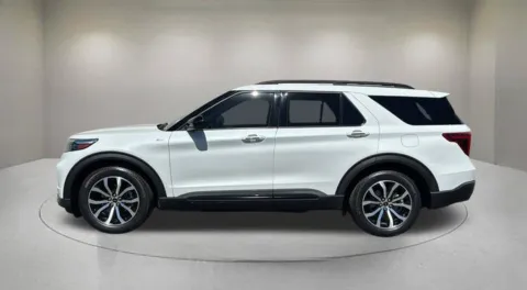 More photos of 2022 Ford Explorer ST-Line at Fiesta Ford, Inc., CA