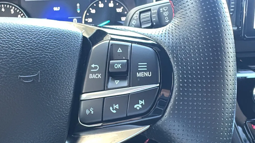 Ford Explorer photo 14