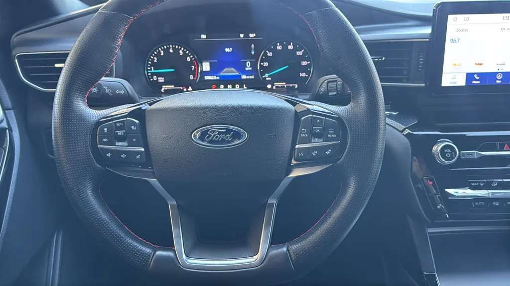 Ford Explorer photo 11