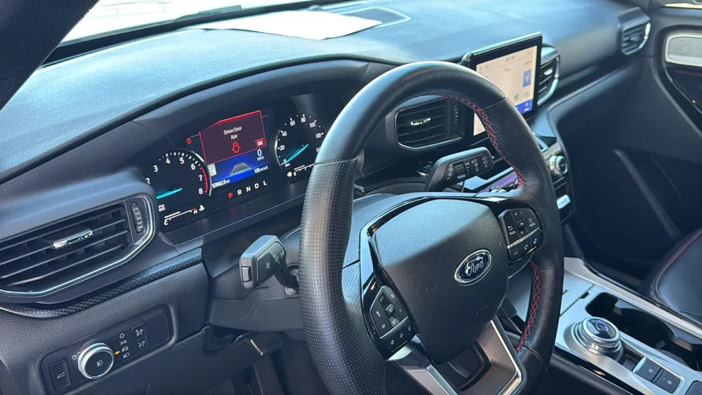 Ford Explorer photo 22