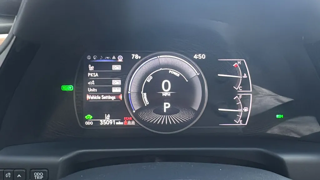 Lexus ES photo 14