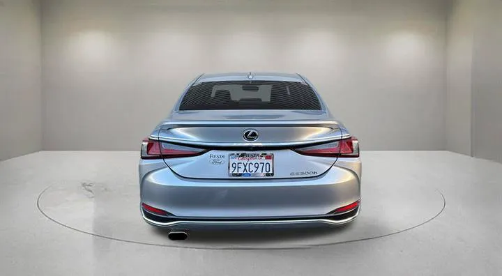 Lexus ES photo 3