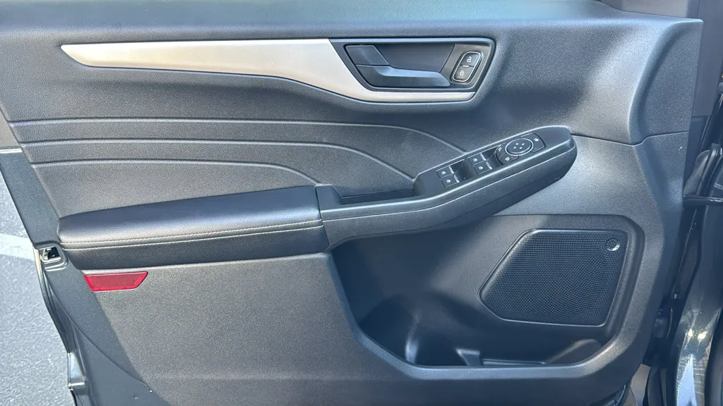 Ford Escape photo 18
