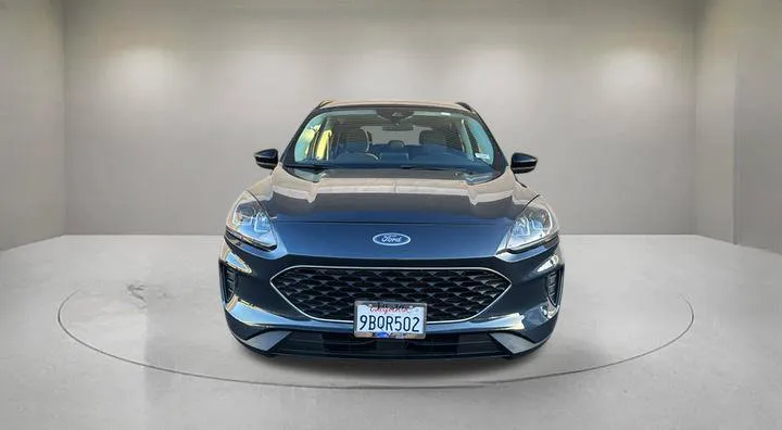 Ford Escape photo 2