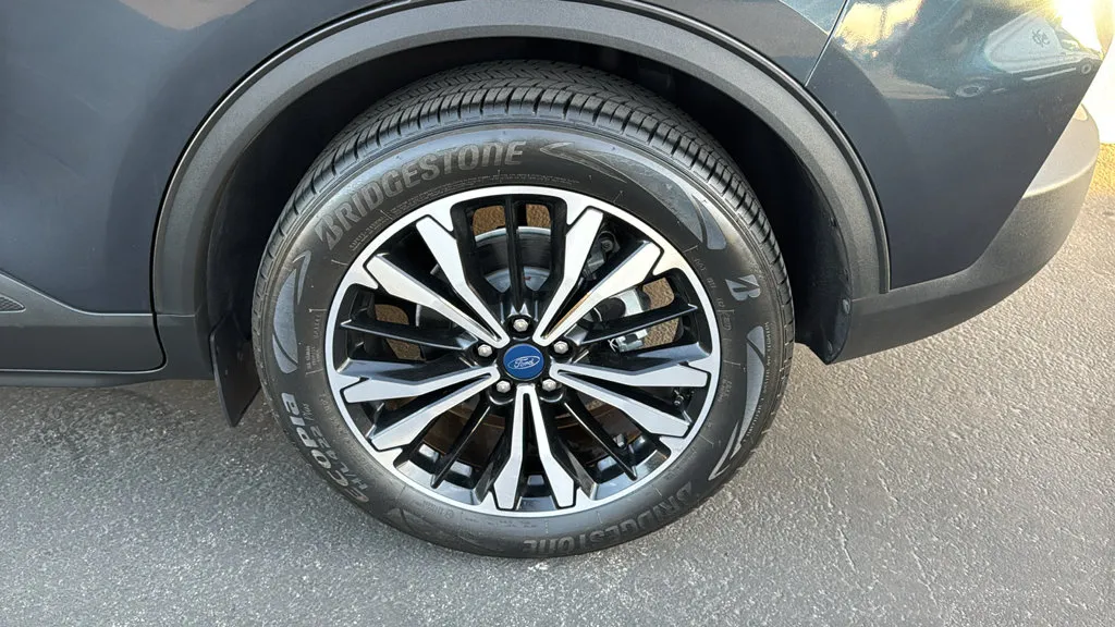 Ford Escape photo 8