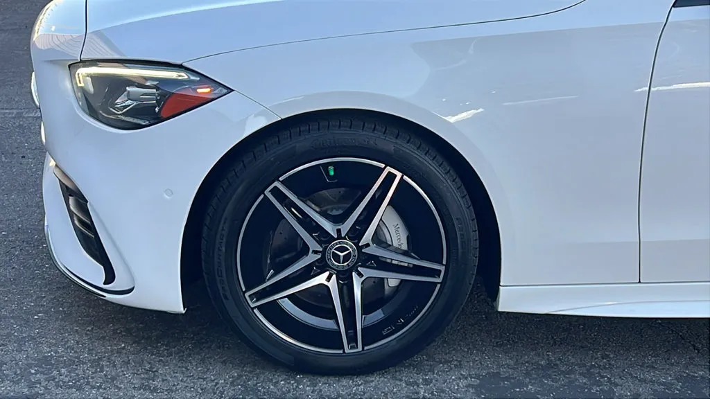 Mercedes-Benz C-Class photo 8