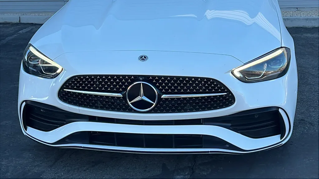 Mercedes-Benz C-Class photo 3