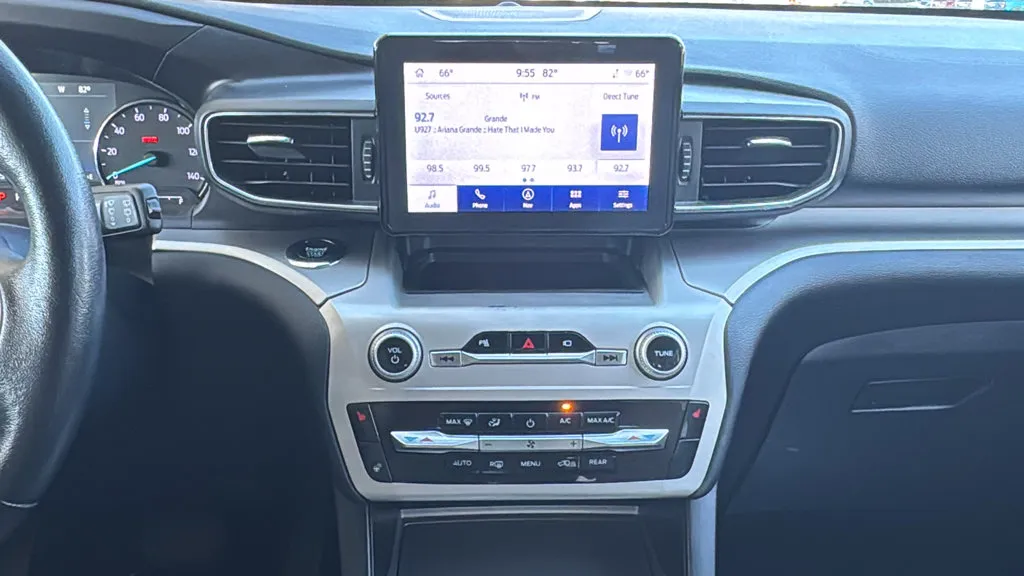 Ford Explorer photo 11