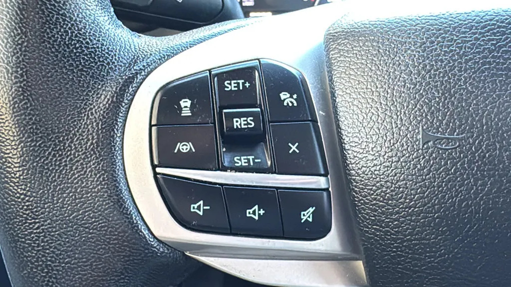 Ford Explorer photo 12