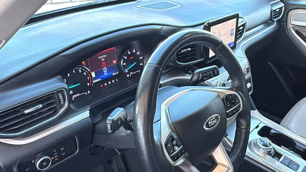 Ford Explorer photo 21