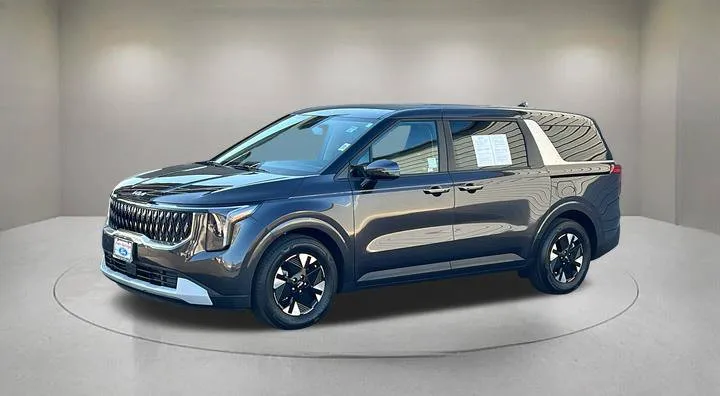 Kia Carnival photo 2