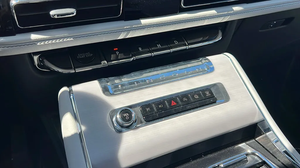 Lincoln Aviator photo 18