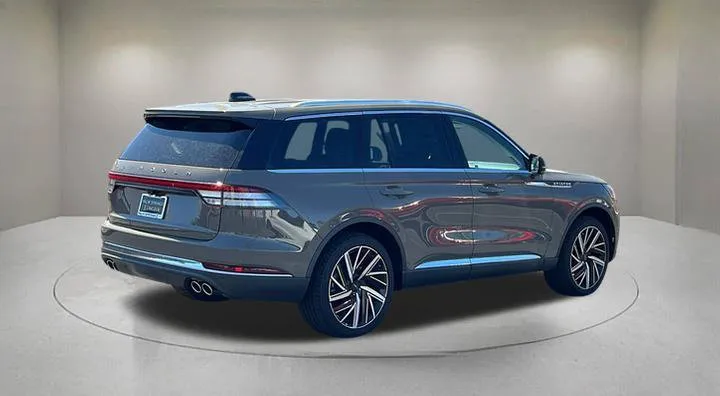 Lincoln Aviator photo 5