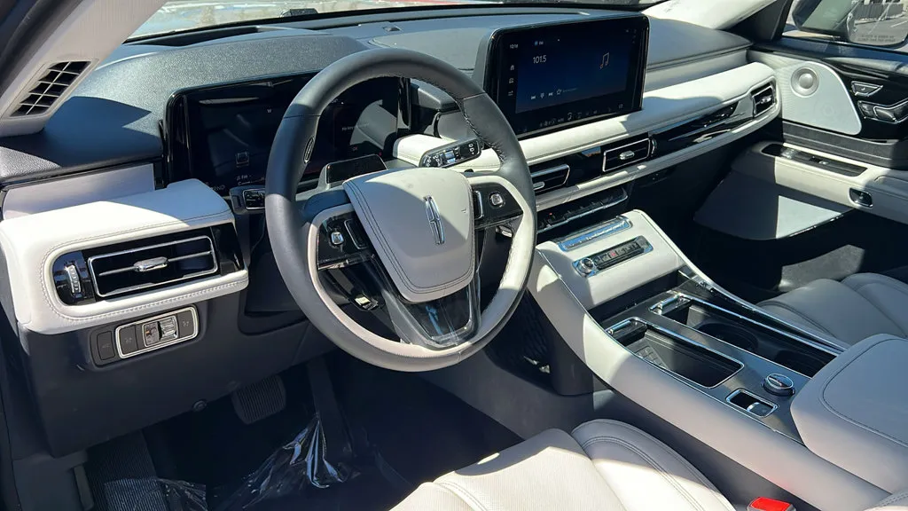 Lincoln Aviator photo 13