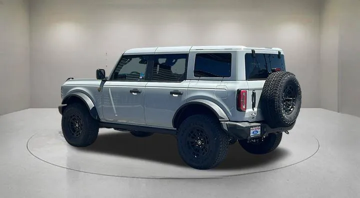 Ford Bronco photo 4