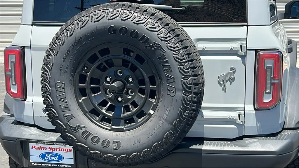 Ford Bronco photo 6