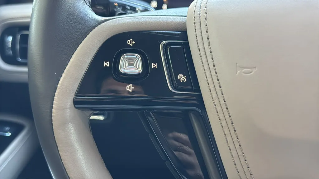 Lincoln Aviator photo 13