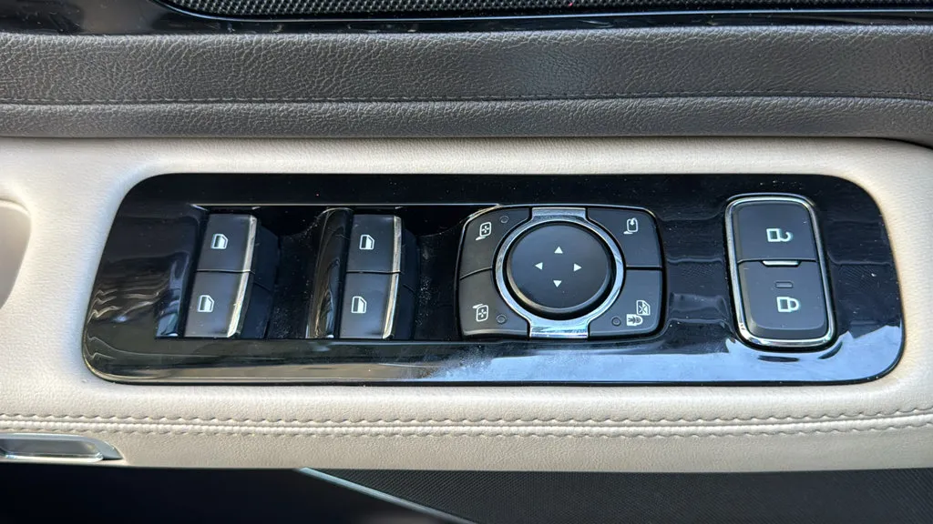 Lincoln Aviator photo 20