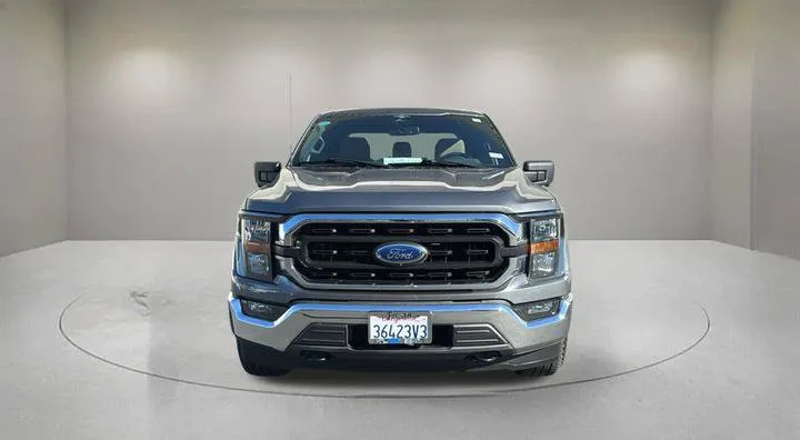 Ford F-150 photo 2
