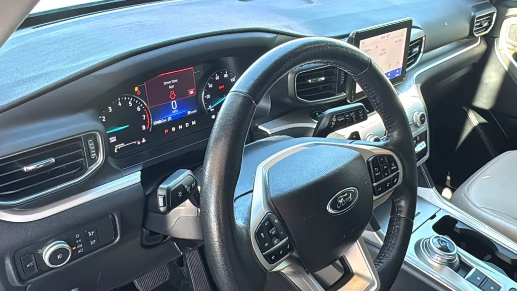 Ford Explorer photo 21