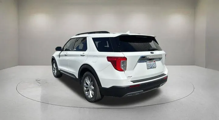 Ford Explorer photo 4