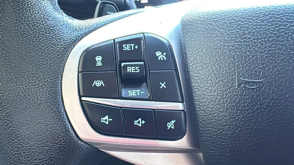 Ford Explorer photo 12