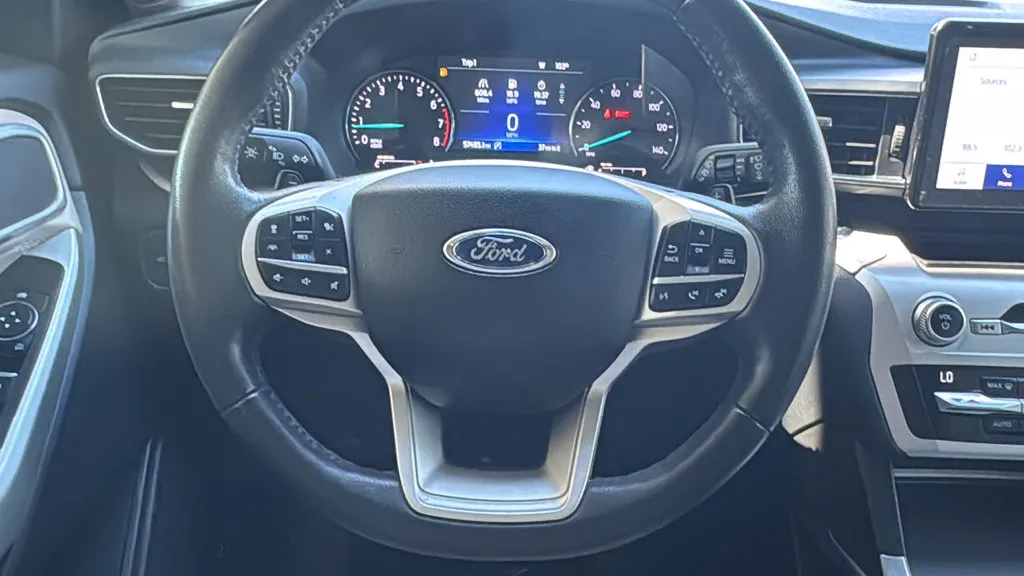 Ford Explorer photo 10