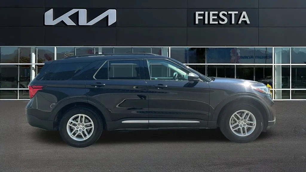Ford Explorer photo 6