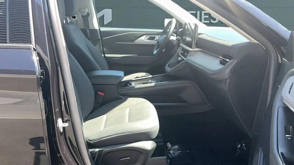 Ford Explorer photo 19