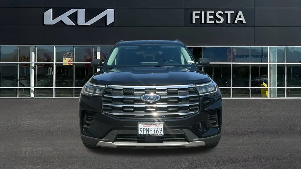 Ford Explorer photo 3