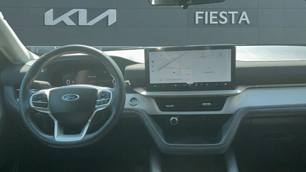 Ford Explorer photo 20