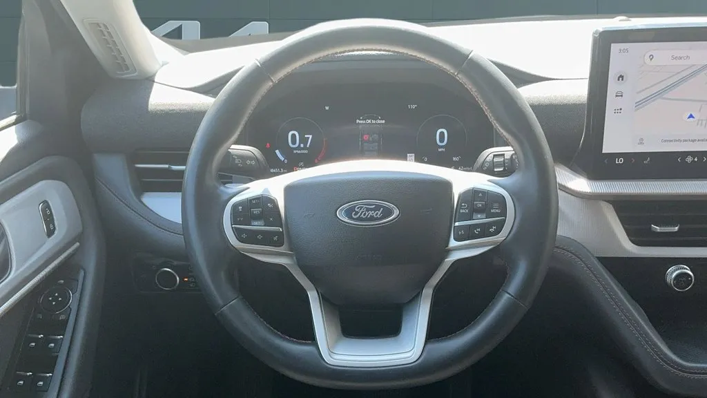 Ford Explorer photo 21