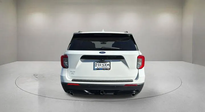 Ford Explorer photo 3