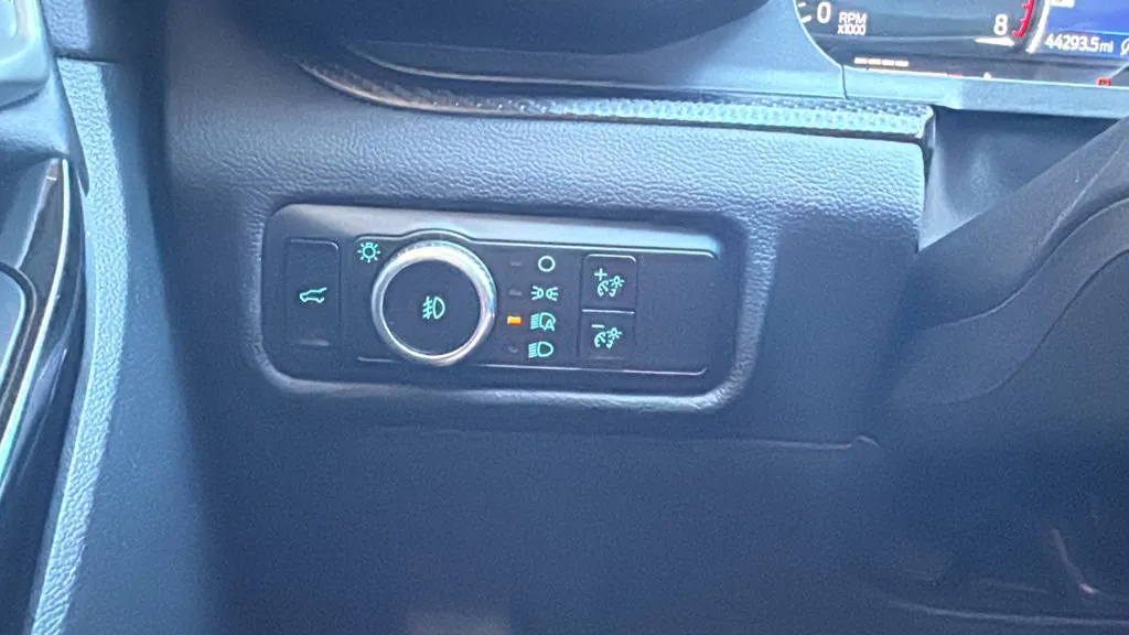 Ford Explorer photo 18